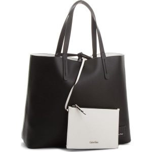 Torebka CALVIN KLEIN BLACK LABEL - Ck Reversible Shopper K60K604265 901. Białe shopper bag marki Calvin Klein Black Label. W wyprzedaży za 419,00 zł.