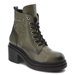 Zielone Botki Artiker Stylowe Obuwie Damskie Z Różą. Zielone botki ARTIKER, bez wzorów, ze skóry, bez obcasa, bez zapięcia. Za 329,00 zł.
