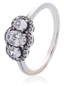 Pandora Srebrny pierścionek z cyrkoniami rozmiar: 48. Szare pierścionki Pandora, z cyrkonią, srebrne. Za 304,99 zł.