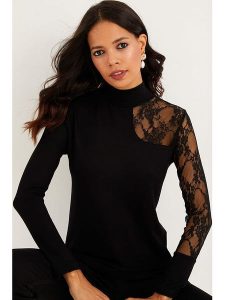 Milan Kiss Bluzka w kolorze czarnym rozmiar: S. Czarne bluzki Milan Kiss, s, bez wzorów, z koronki, bez kołnierzyka, bez ramiączek. Za 104,99 zł.