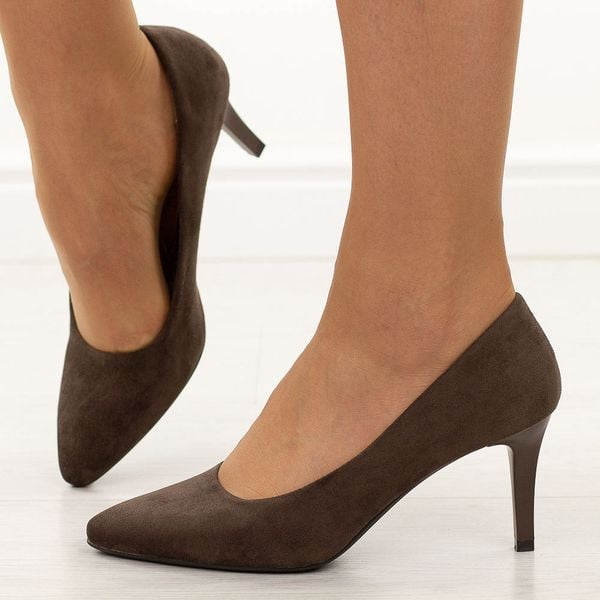 Czekoladowe szpilki damskie Sergio Leone 1336. Brązowe szpilki Sergio Leone, bez wzorów, z jeansu, bez obcasa. Za 149,00 zł.