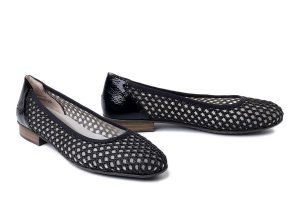 RIEKER 51960-00 black, baleriny damskie. Czarne balerinki Rieker, bez wzorów, bez obcasa, na obcasie, bez zapięcia. Za 299,90 zł.