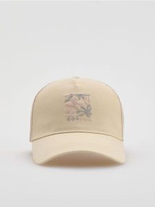 Czapka z daszkiem z haftem - kremowy. Białe czapki Reserved, bez wzorów. Za 59,99 zł.