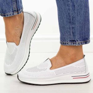 Białe ażurowe skórzane półbuty damskie Filippo Dp7611/26. Białe półbuty Filippo, na jesień, w ażurowe wzory, z jeansu, z okrągłym noskiem, bez obcasa, na płaskiej podeszwie, bez zapięcia. Za 199,00 zł.