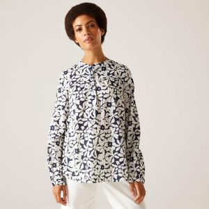 Koszula turystyczna damska Natine. Niebieskie koszule Regatta, bez wzorów, bez kołnierzyka, bez ramiączek. Za 143,10 zł.