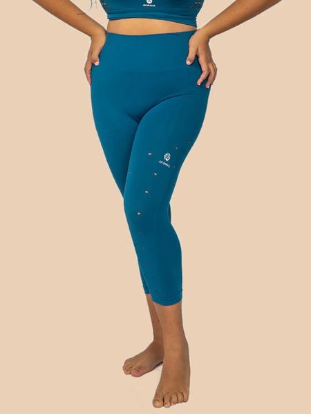 Anaissa Legginsy sportowe "Namasté" w kolorze niebieskim rozmiar: M/L. Niebieskie legginsy Anaissa, l, bez wzorów, z podwyższonym stanem, outdoorowe. Za 95,95 zł.