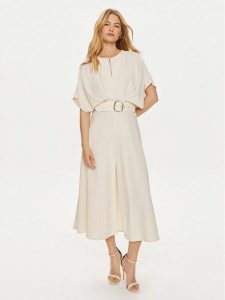 Imperial Sukienka koktajlowa ADJUHDFC Beżowy Regular Fit. Brązowe kombinezony Imperial, m, bez wzorów, z syntetyku, wizytowe, bez kołnierzyka, bez ramiączek. Za 479,99 zł.