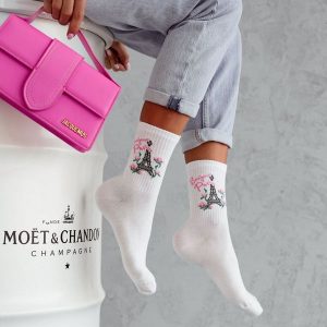 Białe skarpetki damskie Bonjour Paris 1170 wh. Białe skarpetki Milena, bez wzorów, z bawełny. Za 15,90 zł.