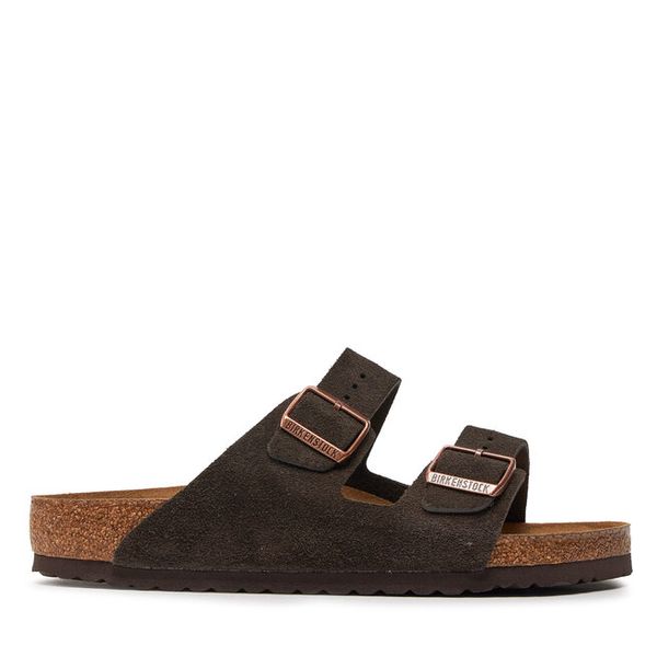 Klapki Birkenstock. Brązowe klapki Birkenstock, bez wzorów, bez obcasa. Za 369,99 zł.