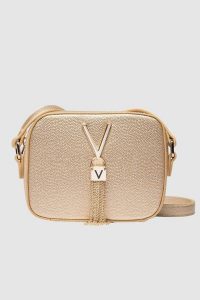 VALENTINO Złota torebka Divina Camera Bag. Żółte torebki klasyczne Valentino by Mario Valentino, bez wzorów, małe, bez dodatków. W wyprzedaży za 199,99 zł.