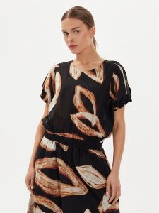DKNY Bluzka P4EA0X37 Czarny Oversize. Czarne bluzki DKNY, s, bez wzorów, z bawełny, bez kołnierzyka, bez ramiączek. Za 339,99 zł.