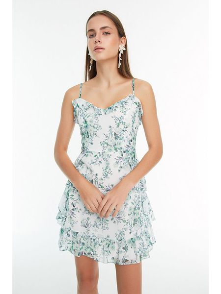 Trendyol Sukienka w kolorze biało-miętowym rozmiar: 36. Białe sukienki Trendyol, bez wzorów, bez kołnierzyka, bez ramiączek, mini. Za 87,19 zł.