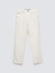 Jeansy damskie z prostą nogawką białe Avril Cropped 818. Białe jeansy Big Star, bez wzorów, z denimu, z podwyższonym stanem. Za 299,99 zł.