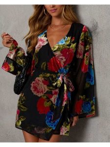 Milan Kiss Sukienka w kolorze czarnym rozmiar: XL. Czarne sukienki Milan Kiss, na co dzień, xl, bez wzorów, z wiskozy, bez kołnierzyka, bez ramiączek, mini, kopertowe. Za 165,99 zł.