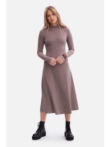 Be Wear Sukienka w kolorze beżowym rozmiar: M. Brązowe sukienki Be Wear, m, bez wzorów, prążkowane, bez kołnierzyka, bez ramiączek, midi. Za 195,77 zł.