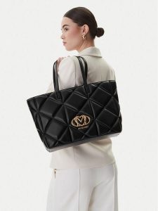 LOVE MOSCHINO Torebka JC4120PP1OLC0000 Czarny. Czarne shopper bag LOVE MOSCHINO, bez wzorów, ze skóry, bez dodatków. Za 778,99 zł.