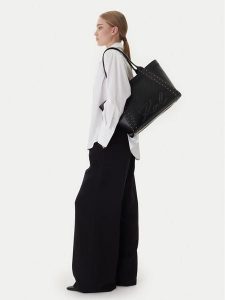 KARL LAGERFELD Torebka B1W30261 Czarny. Czarne shopper bag KARL LAGERFELD, bez wzorów, ze skóry, bez dodatków. Za 716,99 zł.