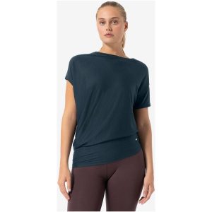 Koszulka z krótkim rękawem damska SUPER.NATURAL Yoga Loose Tee. Niebieskie bluzki super.natural, bez wzorów, sportowe, bez kołnierzyka, bez ramiączek. Za 298,62 zł.