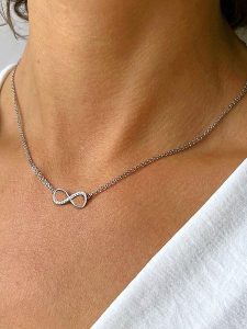 DI GIORGIO Srebrny naszyjnik z elementem ozdobnym - dł. 39 cm rozmiar: onesize. Szare naszyjniki DI GIORGIO, srebrne. Za 113,36 zł.