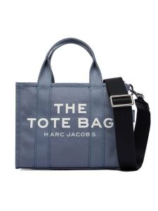 Marc Jacobs Torebka M0016493 Niebieski. Niebieskie torebki klasyczne Marc Jacobs, bez wzorów, z materiału, bez dodatków. Za 689,99 zł.