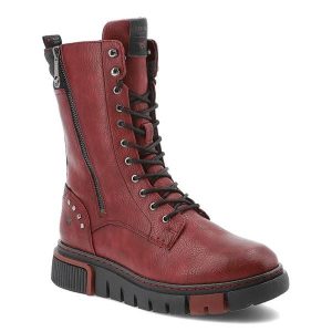 Czerwone Botki Mustang Modne Obuwie Damskie. Czerwone botki Mustang, bez wzorów, ze skóry ekologicznej, bez obcasa, bez zapięcia. Za 331,99 zł.