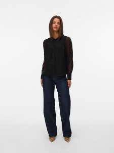 Vero Moda Bluzka w kolorze czarnym rozmiar: S. Czarne bluzki Vero Moda, s, bez wzorów, z koronki, bez kołnierzyka, bez ramiączek. Za 79,03 zł.
