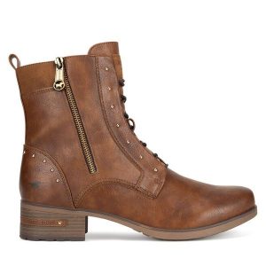 Trzewiki Mustang. Brązowe botki Mustang, bez wzorów, bez obcasa, na słupku, bez zapięcia. Za 369,99 zł.