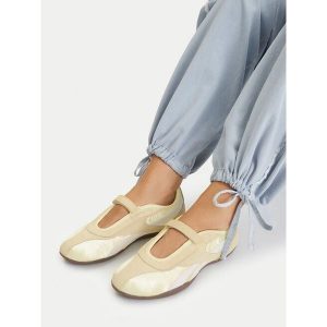 Baleriny Reebok. Żółte balerinki Reebok, bez wzorów, bez obcasa, bez zapięcia. Za 299,99 zł.