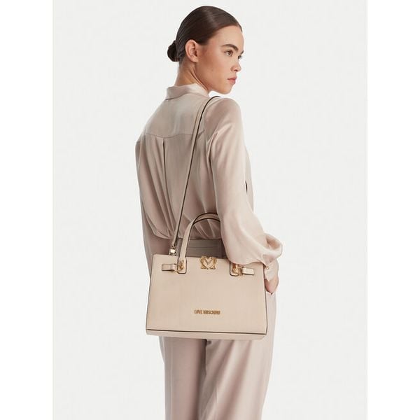 Torebka LOVE MOSCHINO. Białe torebki klasyczne LOVE MOSCHINO, bez wzorów, bez dodatków. Za 667,99 zł.