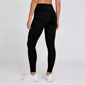 Legginsy Softee Boreal w kolorze czarnym. Czarne legginsy SOFTEE, bez wzorów, z elastanu, z podwyższonym stanem, długie. Za 177,99 zł.