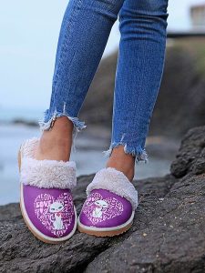 Goby Kapcie w kolorze fioletowym ze wzorem rozmiar: 41. Różowe kapcie Goby, bez wzorów, z materiału. Za 130,99 zł.