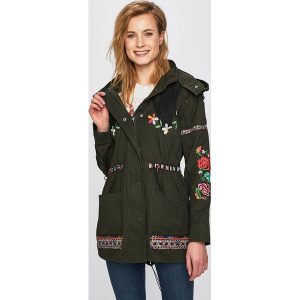 Desigual - Parka. Płaszcze marki Desigual. W wyprzedaży za 499,90 zł.