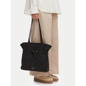 Torebka JENNY. Czarne shopper bag Jenny, bez wzorów, bez dodatków. Za 149,99 zł.