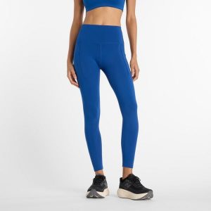 Legginsy damskie do biegania New Balance Sleek WP51268GAB – niebieskie. Niebieskie legginsy New Balance, bez wzorów, z lycry, z podwyższonym stanem. Za 249,99 zł.