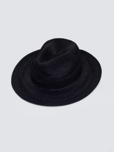 Kapelusz damski czarny Safari 906. Czarne kapelusze Big Star, bez wzorów, eleganckie. Za 99,99 zł.