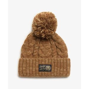 Gruba czapka w warkoczowym splocie damska Superdry. Brązowe czapki Superdry, bez wzorów, z dzianiny. W wyprzedaży za 133,85 zł.