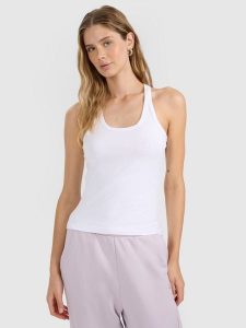 4F Top slim gładki damski - biały XL. Białe topy 4f, xl, bez wzorów, z bawełny, klasyczne, bez kołnierzyka, bez ramiączek. W wyprzedaży za 29,99 zł.
