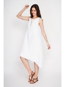 Le Jardin du Lin Lniana sukienka w kolorze białym rozmiar: 34. Białe sukienki Le jardin du lin, bez wzorów, ze lnu, z asymetrycznym kołnierzem, bez ramiączek, midi, asymetryczne. Za 130,99 zł.