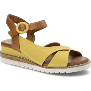 Żółte Sandały Artiker Wygodne Skórzane Buty. Żółte sandały ARTIKER, bez wzorów, ze skóry, bez obcasa, na koturnie, bez zapięcia. Za 239,00 zł.