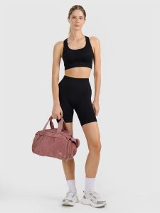 4F Torba treningowa (10 L) - różowa Uniwersalny. Czerwone torby podróżne i sportowe 4f, bez wzorów, z materiału, na ramię. Za 129,99 zł.
