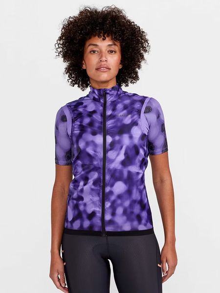 Craft Kamizelka kolarska "Pro Gravel" w kolorze fioletowym rozmiar: M. Różowe kamizelki Craft, m, bez wzorów, z materiału, bez kołnierzyka, bez ramiączek, bez kaptura. Za 232,95 zł.
