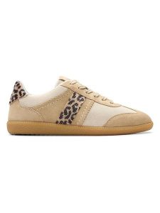 Clarks Skórzane sneakersy w kolorze beżowym rozmiar: 36. Brązowe trampki Clarks, bez wzorów, ze skóry, bez zapięcia. Za 153,71 zł.