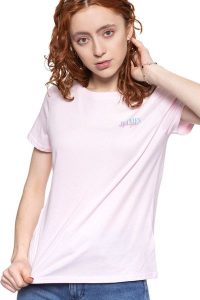 WRANGLER T SHIRT DAMSKI REGULAR TEE CRADLE PINK W7N4GHXBJ 112131976. Różowe t-shirty Wrangler, s, bez wzorów, bez kołnierzyka, bez ramiączek. Za 69,99 zł.