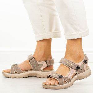 Beżowe skórzane sandały damskie Vinceza 95414. Brązowe sandały VINCEZA, bez wzorów, z jeansu, bez obcasa, na płaskiej podeszwie, bez zapięcia. Za 219,00 zł.