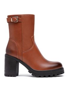 Foreverfolie Botki w kolorze jasnobrązowym rozmiar: 37. Brązowe botki Foreverfolie, bez wzorów, bez obcasa, bez zapięcia. Za 114,17 zł.