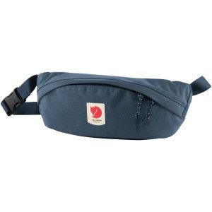 Saszetka Fjallraven Ulvo Hip Pack Medium - mountain blue. Niebieskie nerki i saszetki Fjällräven, bez wzorów, z nylonu. Za 219,99 zł.