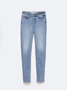 Jeansy damskie z wysokim stanem jasnoniebieskie Katrina High Waist 355. Niebieskie jeansy Big Star, bez wzorów, z jeansu, z podwyższonym stanem. W wyprzedaży za 119,99 zł.