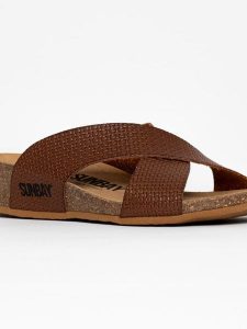 Sunbay Klapki "Brisbane" w kolorze brązowym na koturnie rozmiar: 36. Brązowe klapki Sunbay, bez wzorów, z otwartym noskiem, bez obcasa, na koturnie. Za 159,95 zł.