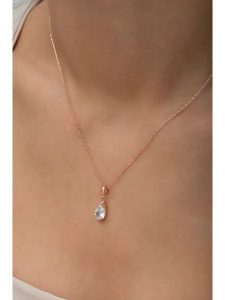 Heliophilia Srebrny naszyjnik z zawieszką rozmiar: onesize. Szare naszyjniki Heliophilia, z cyrkonią, srebrne. Za 56,99 zł.