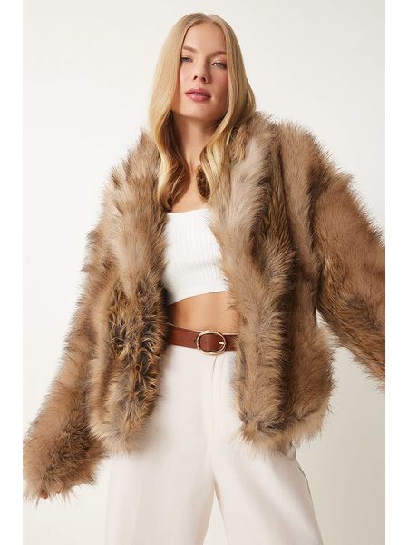 Happiness Istanbul Kurtka w kolorze jasnobrązowym ze sztucznego futra rozmiar: onesize. Brązowe kurtki Happiness Istanbul, bez wzorów, bez kaptura. Za 261,67 zł.